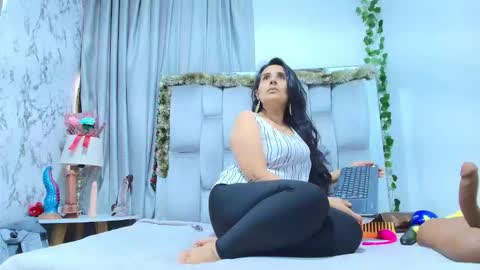 Snapshot of _marcela__ chatting on 16, 12, 2025 _marcela__ online show from 16, 12, 2025