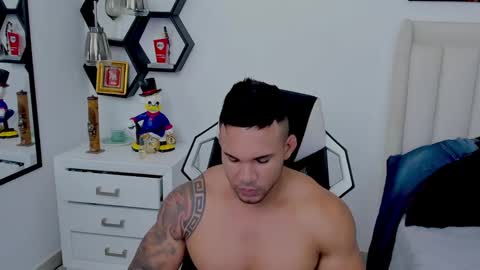 _matthew_santos_ online show from 13, 12, 2024