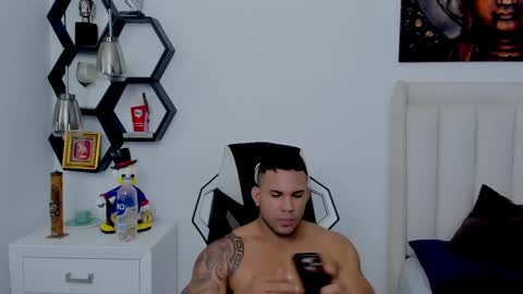 _matthew_santos_ online show from 16, 12, 2024