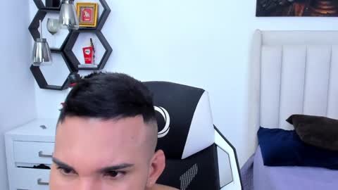 _matthew_santos_ online show from 21, 1, 2025