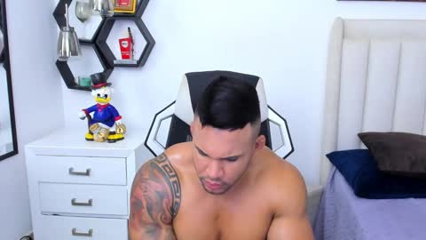 _matthew_santos_ online show from 4, 2, 2025