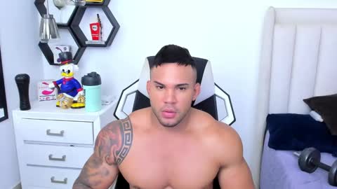 _matthew_santos_ online show from 9, 2, 2025