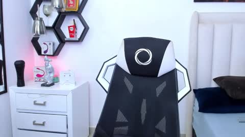 _matthew_santos_ online show from 23, 2, 2025