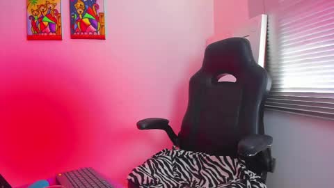 Juli online show from 24, 1, 2025