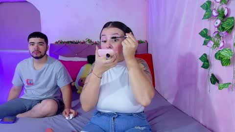 Snapshot of _mia_and_mike_ chatting on 29, 9, 2025 Mia y Mike online show from 29, 9, 2025