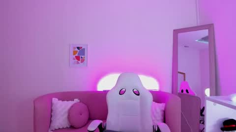  MIa blue 18  online show from 15, 1, 2026