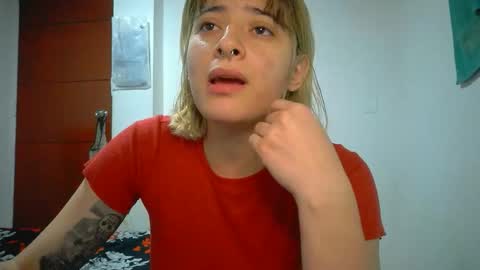 Mia-foster online show from 20, 4, 2026