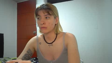 Mia-foster online show from 26, 4, 2026