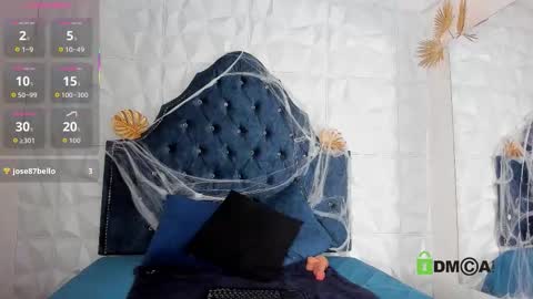 Snapshot of _mia_milf_ chatting on 12, 10, 2025 _mia_milf_ online show from 12, 10, 2025
