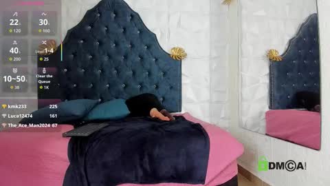 Snapshot of _mia_milf_ chatting on 28, 11, 2025 _mia_milf_ online show from 28, 11, 2025