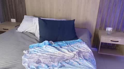 _miamiller_ online show from 26, 2, 2025