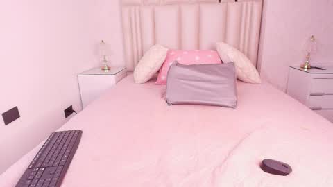 Mia  online show from 18, 3, 2026