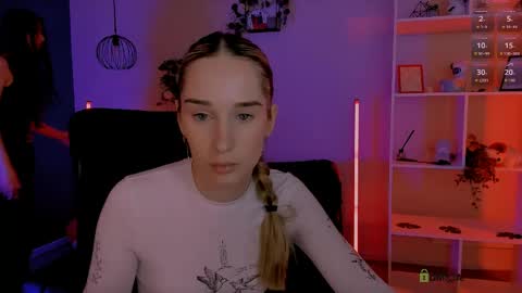 Snapshot of _mila_fire chatting on 14, 5, 2026 your Mila online show from 14, 5, 2026