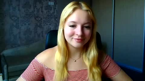 Snapshot of _mila_la_ chatting on 12, 6, 2026 Melanie online show from 12, 6, 2026