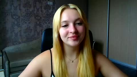Snapshot of _mila_la_ chatting on 15, 6, 2026 Melanie online show from 15, 6, 2026