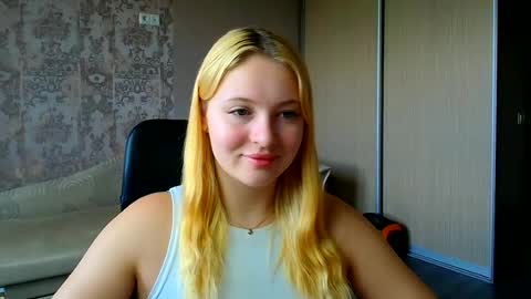 Snapshot of _mila_la_ chatting on 9, 7, 2026 Melanie online show from 9, 7, 2026