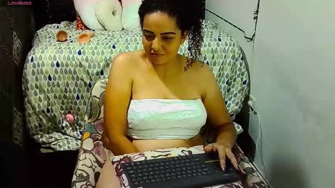 Snapshot of _milf_naughty chatting on 30, 11, 2025 _milf_naughty online show from 30, 11, 2025