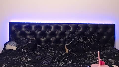 mikey and mia online show from 8, 10, 2025