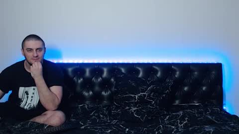 mikey and mia online show from 11, 10, 2025