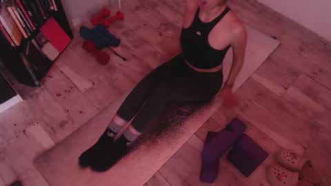 karoline uwu online show from 17, 12, 2025