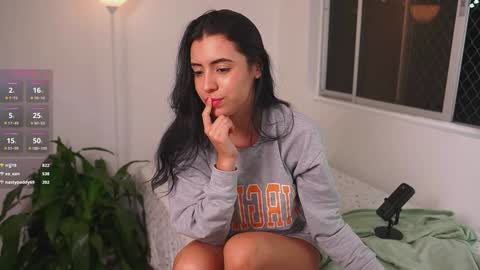 Snapshot of _missamber chatting on 10, 1, 2025 Vale online show from 10, 1, 2025