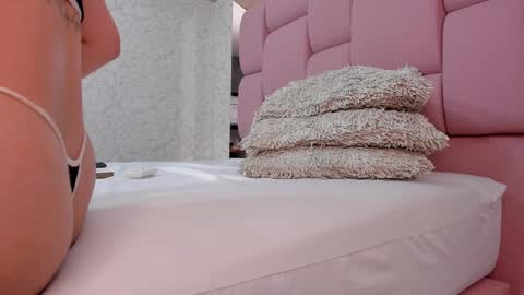 Snapshot of _molly_rosse_ chatting on 11, 1, 2025 _molly_rosse_ online show from 11, 1, 2025