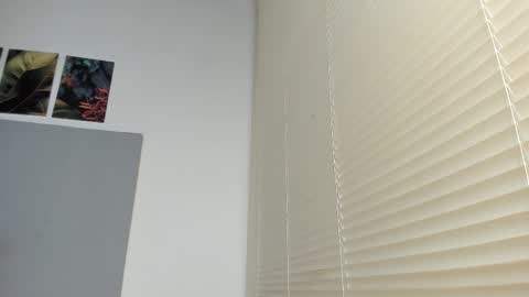 Snapshot of _molly_rosse_ chatting on 6, 11, 2025 _molly_rosse_ online show from 6, 11, 2025