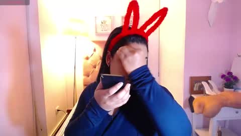 nahomi  online show from 15, 12, 2025