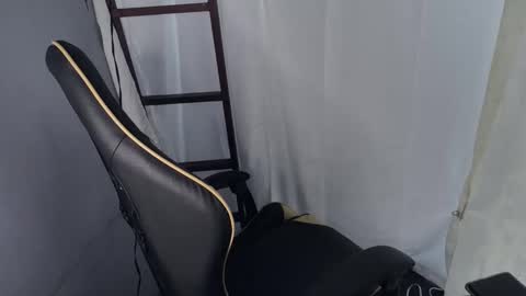 Snapshot of _natalieey chatting on 1, 12, 2025 nics online show from 1, 12, 2025