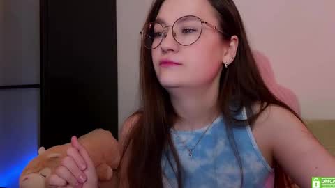 Mia with a big heart  online show from 12, 3, 2025