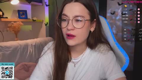 Mia with a big heart  online show from 12, 11, 2025