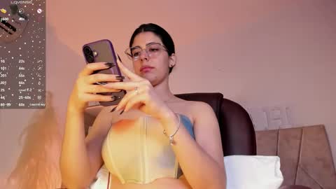 Snapshot of _niah_ chatting on 6, 2, 2025 Niah You can call me Ni or cutie haha online show from 6, 2, 2025