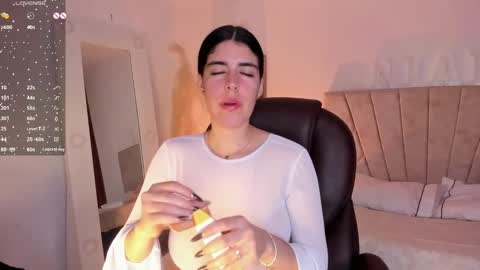 Snapshot of _niah_ chatting on 10, 2, 2025 Niah You can call me Ni or cutie haha online show from 10, 2, 2025