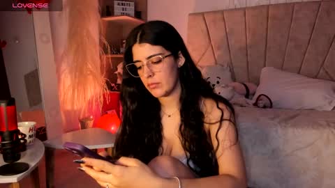 Snapshot of _niah_ chatting on 18, 2, 2025 Niah You can call me Ni or cutie haha online show from 18, 2, 2025