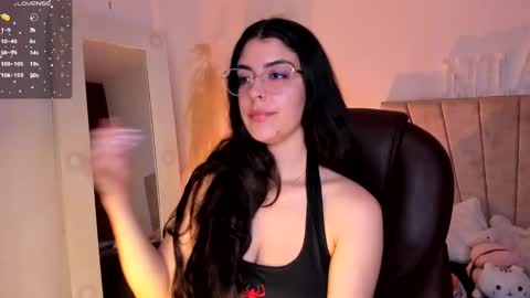 Snapshot of _niah_ chatting on 28, 2, 2025 Niah You can call me Ni or cutie haha online show from 28, 2, 2025