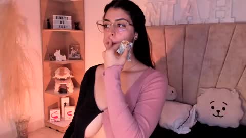 Snapshot of _niah_ chatting on 5, 3, 2025 Niah You can call me Ni or cutie haha online show from 5, 3, 2025