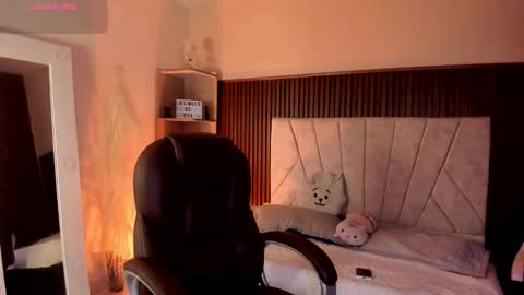 Snapshot of _niah_ chatting on 5, 11, 2025 Niah You can call me Ni or cutie haha online show from 5, 11, 2025