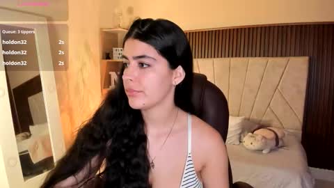 Snapshot of _niah_ chatting on 16, 12, 2025 Niah You can call me Ni or cutie haha online show from 16, 12, 2025