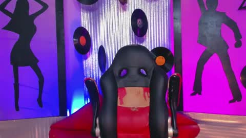 Snapshot of _nickyminach chatting on 8, 7, 2026 Nicky Please help me with your thumbs up its importan online show from 8, 7, 2026