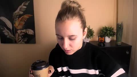 Snapshot of _nicole_new chatting on 30, 10, 2025 Nica online show from 30, 10, 2025