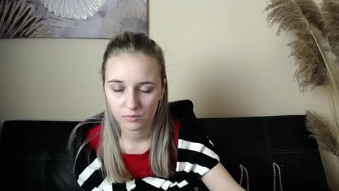 Snapshot of _nicole_new chatting on 1, 11, 2025 Nica online show from 1, 11, 2025