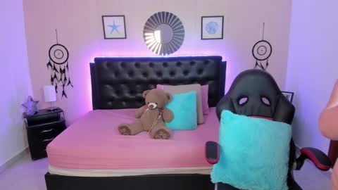 Olivia jones online show from 2, 2, 2026