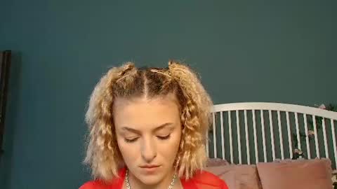 Snapshot of _parishill chatting on 8, 7, 2026 Alisa online show from 8, 7, 2026