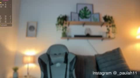 Snapshot of _paulah2 chatting on 14, 11, 2025 _paulah2 online show from 14, 11, 2025