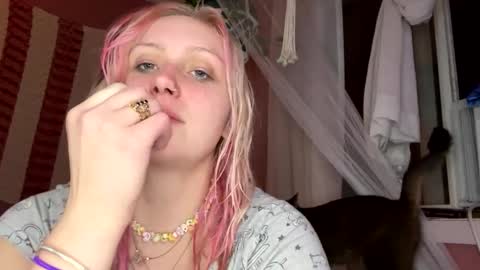 Snapshot of _peaceoutgirlscout_ chatting on 27, 9, 2025 _peaceoutgirlscout_ online show from 27, 9, 2025