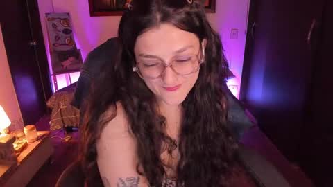 Snapshot of _peach__ chatting on 13, 9, 2025 violeta ig online show from 13, 9, 2025