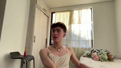 Snapshot of _peachyboy chatting on 21, 6, 2026 esteban online show from 21, 6, 2026