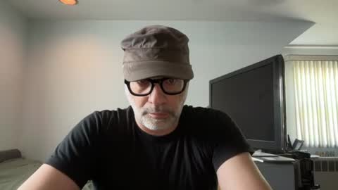 Snapshot of _pill chatting on 9, 8, 2026 PILL online show from 9, 8, 2026