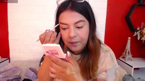 Snapshot of _poison_sweet chatting on 1, 12, 2025 Laura online show from 1, 12, 2025