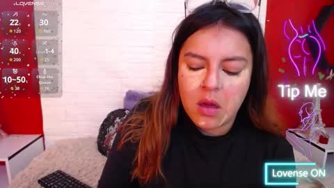 Snapshot of _poison_sweet chatting on 14, 12, 2025 Laura online show from 14, 12, 2025